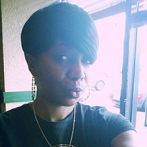 Meet your Posher, Deme